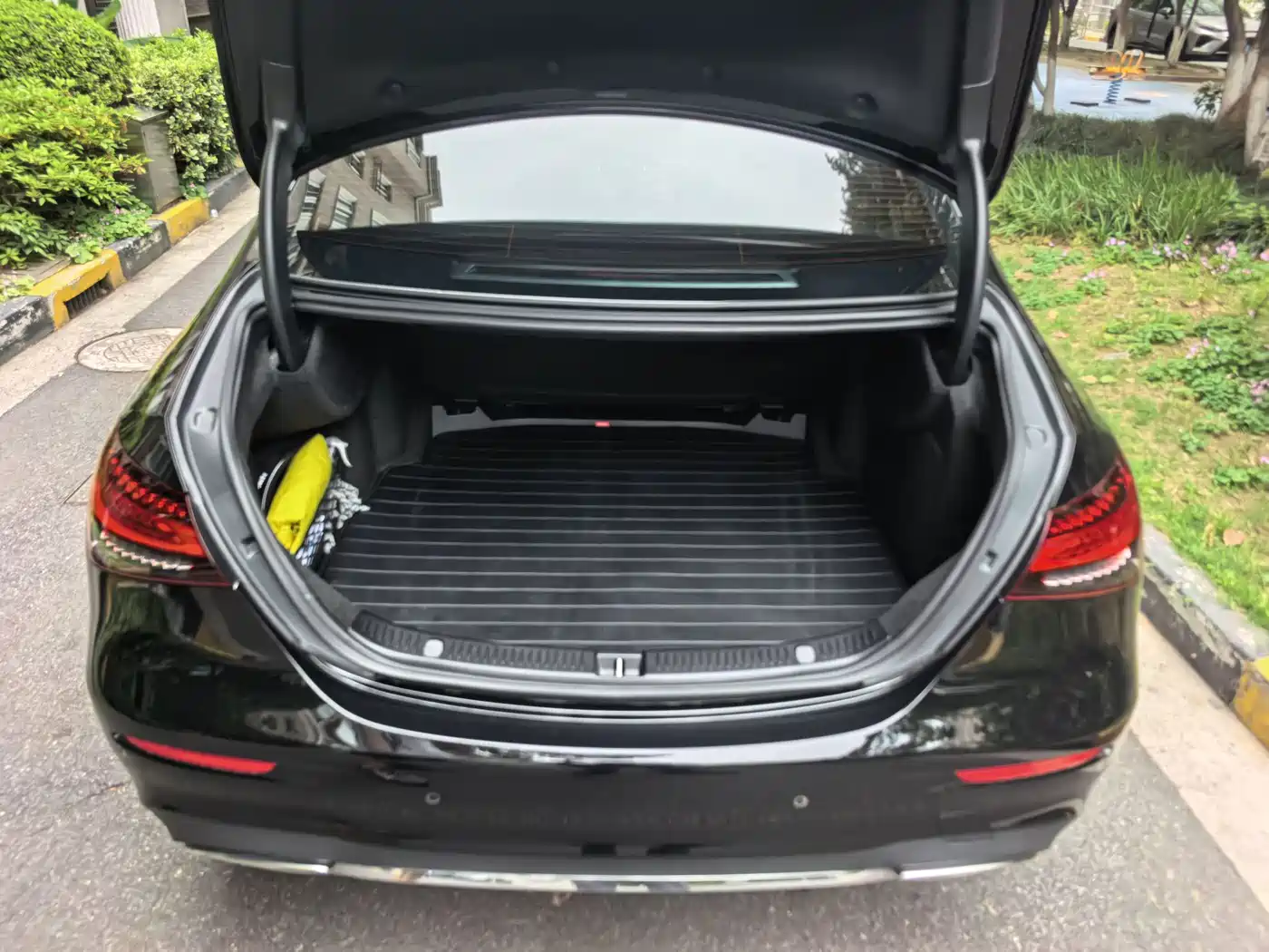 Mercedes-Benz E-Class 2023 E 300 L Sport Luxury фото 14