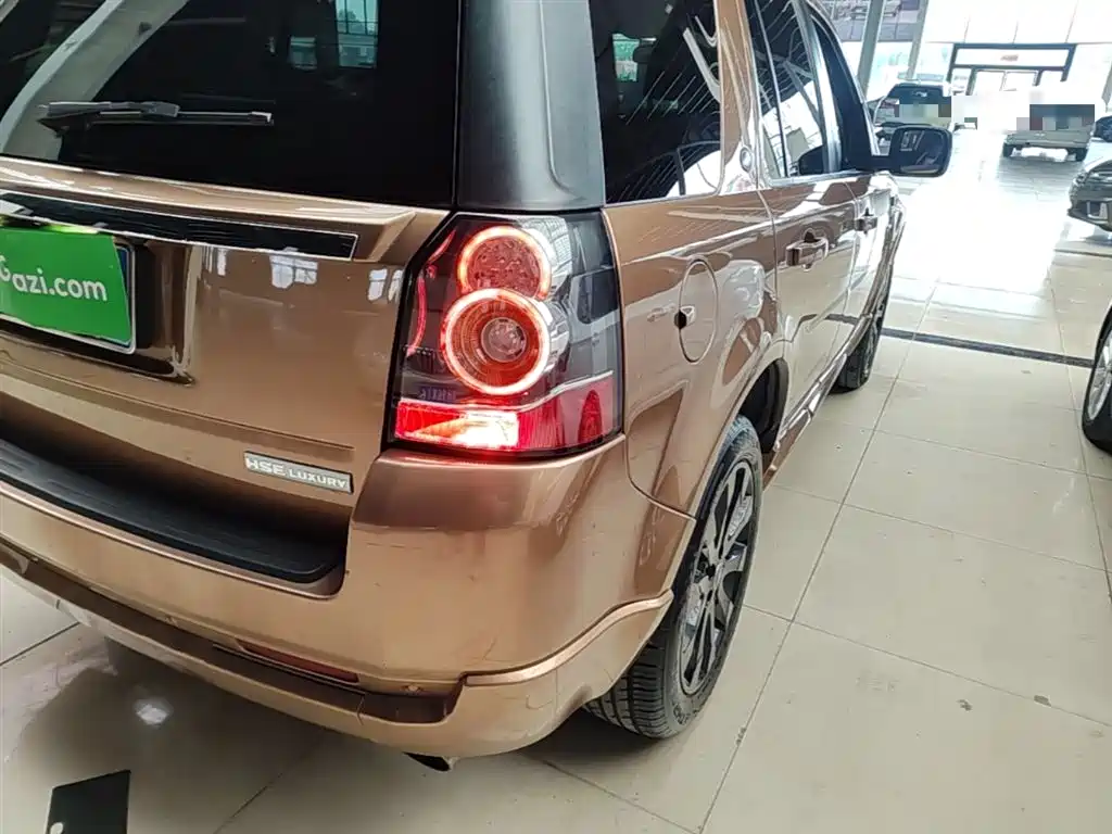 Land Rover Freelander 2 2015 2.0T Si4 HSE Luxury Collector's Edition фото 8