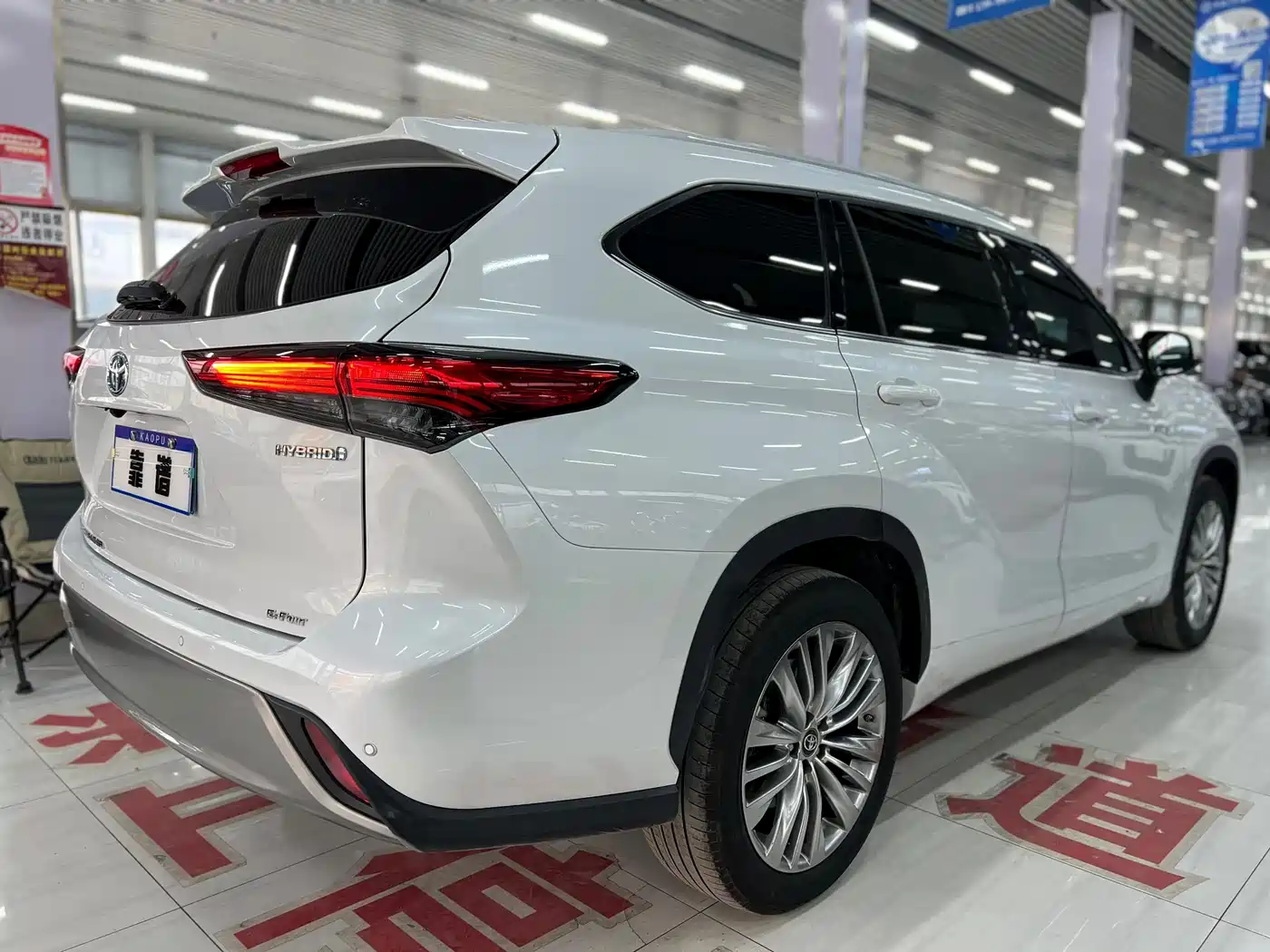 TOYOTA HIGHLANDER