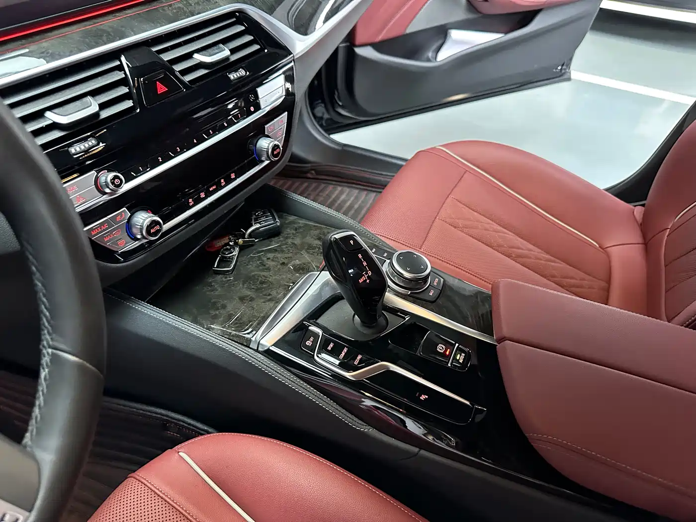 BMW 5 Series 2022 Model Second Facelift 525Li M Sport Package фото 5