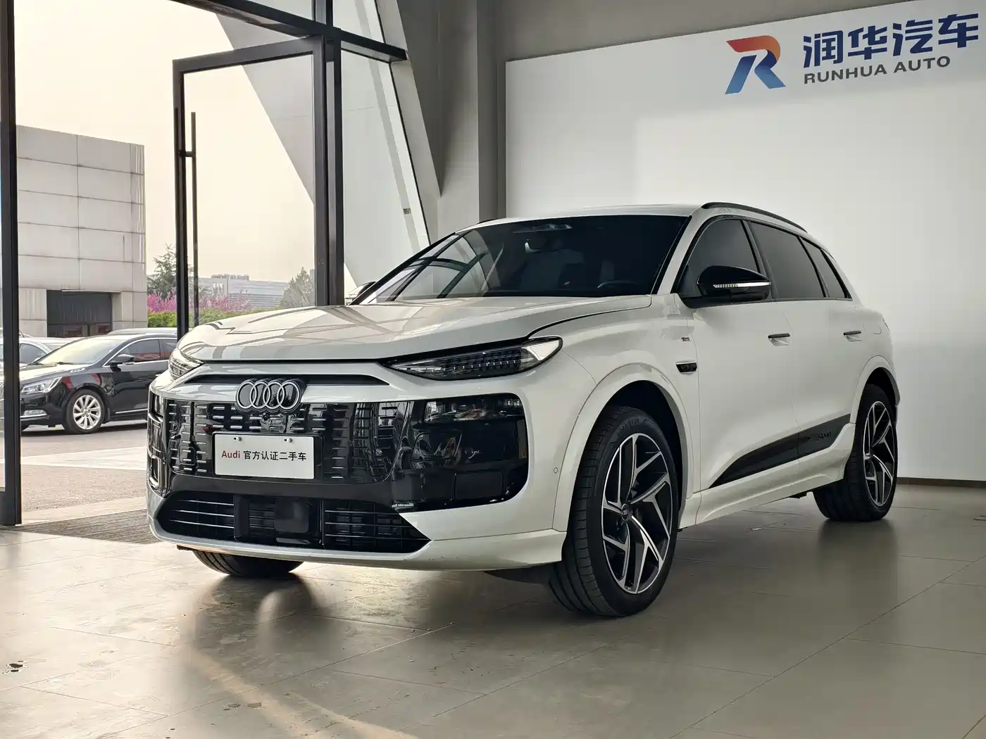 Audi Q6L e-tron