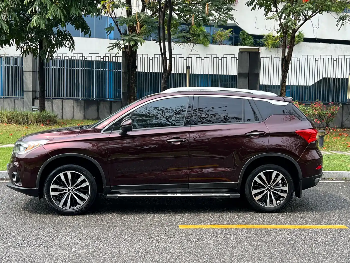 GAC Trumpchi Trumpchi GS4 2016 235T G-DCT Luxury Edition фото 4