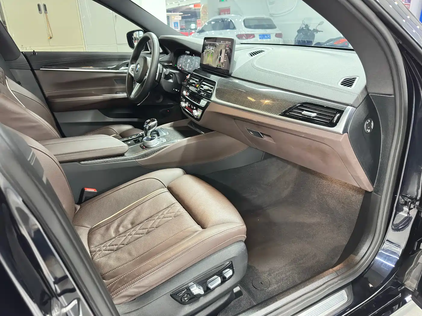 BMW 6 Series GT 2022 Model 630i M Sport Grand Tourer Edition фото 18