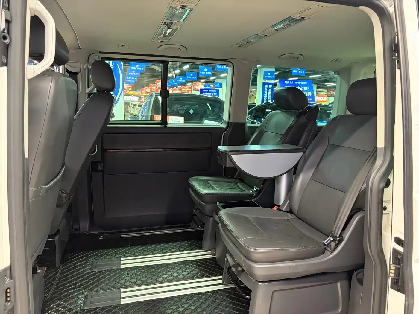 Volkswagen Multivan 2012 2012 2.0TSI 2WD Luxury Edition