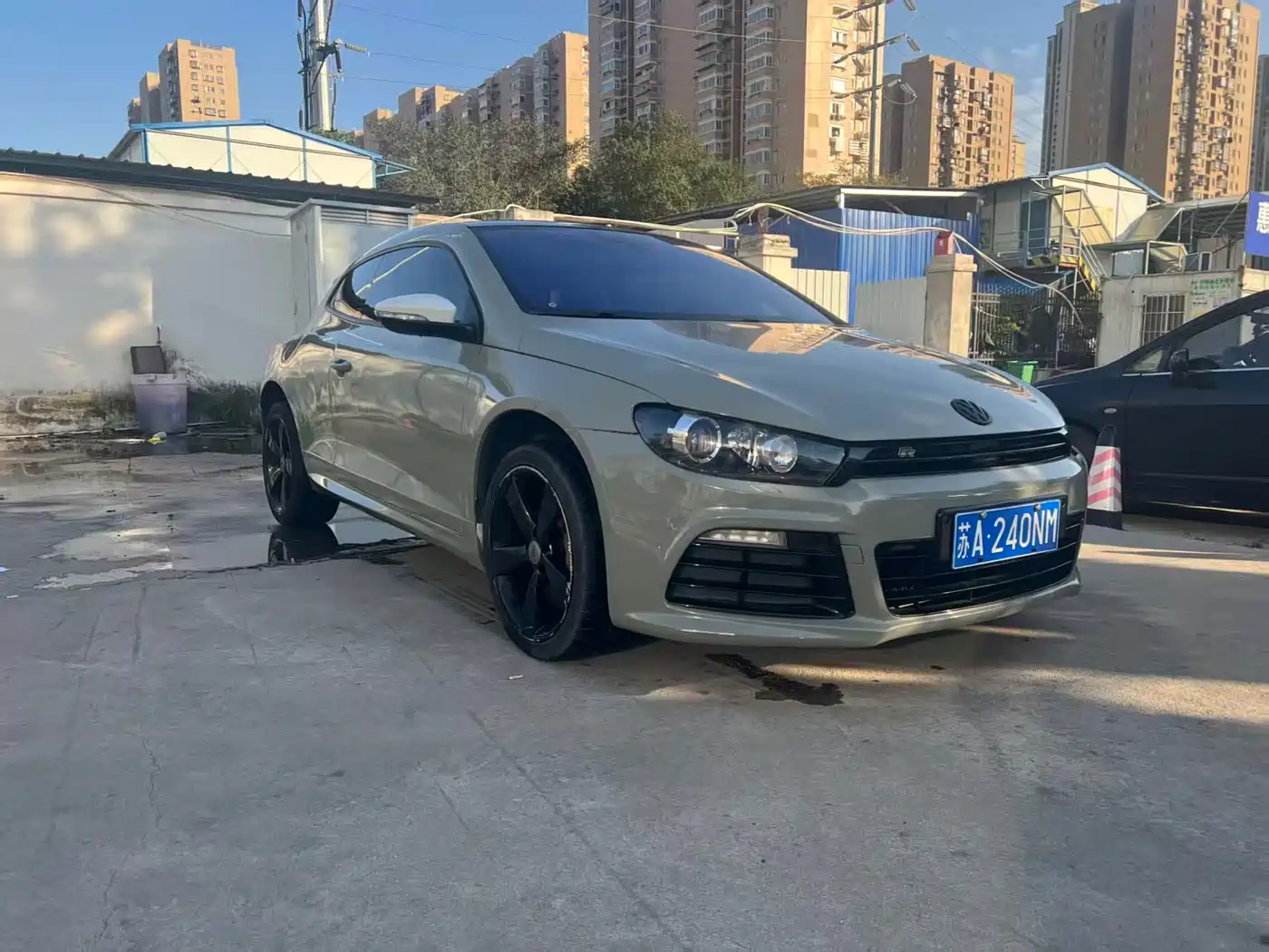 Volkswagen Scirocco 2011 Model R 2.0TSI фото 3