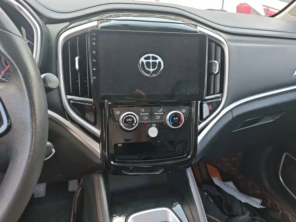 Zhonghua V3 2019 2017 1.5L Manual Comfort