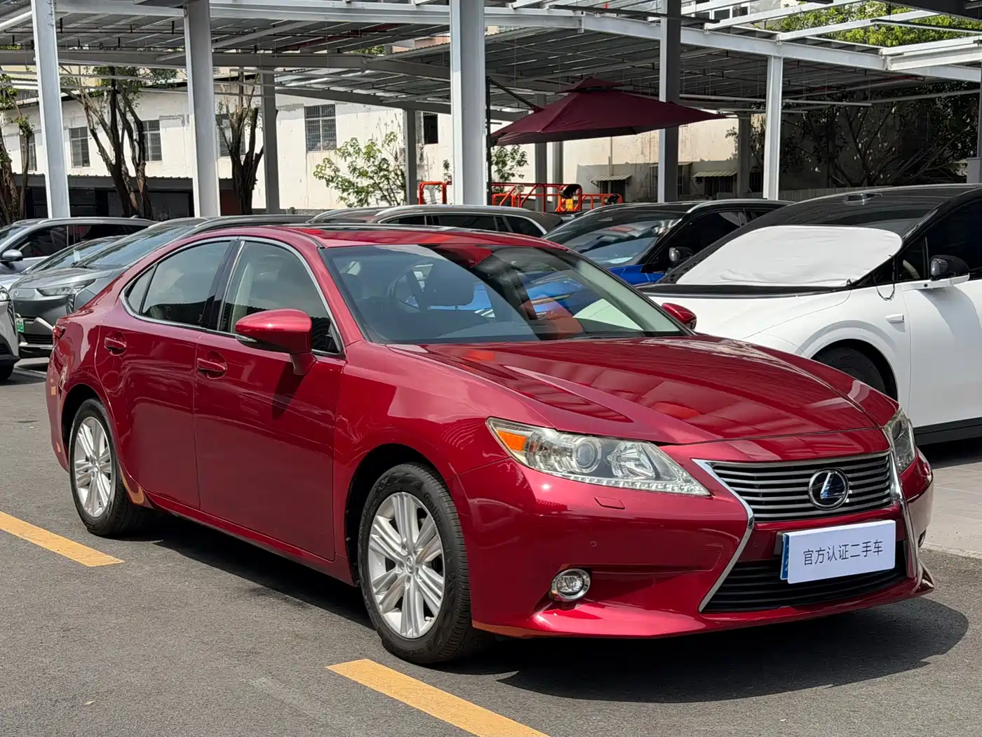 Фото 3 - Lexus ES