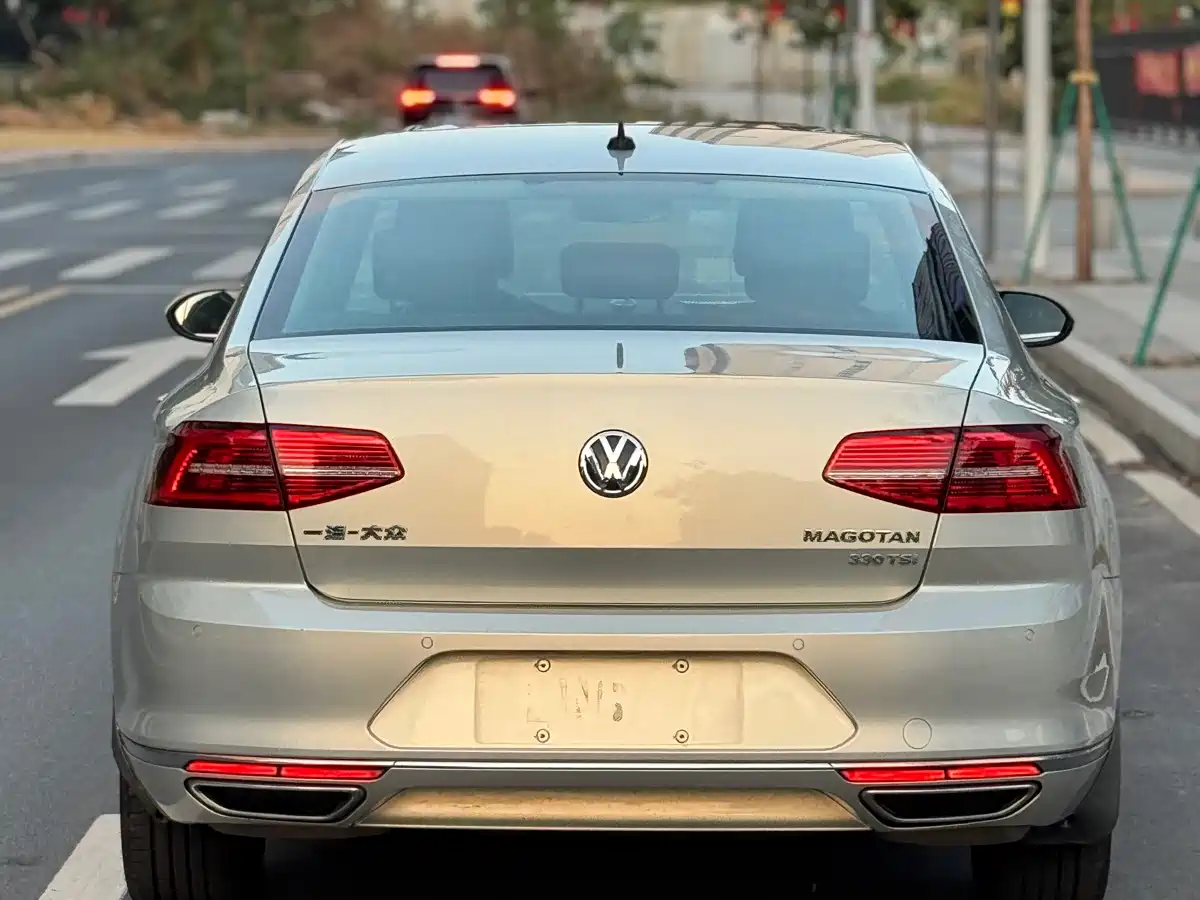 Volkswagen Magotan 2019 330TSI DSG Luxury Class China VI фото 20