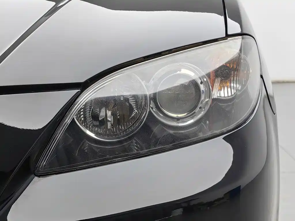 Фото 7 - Mazda 3