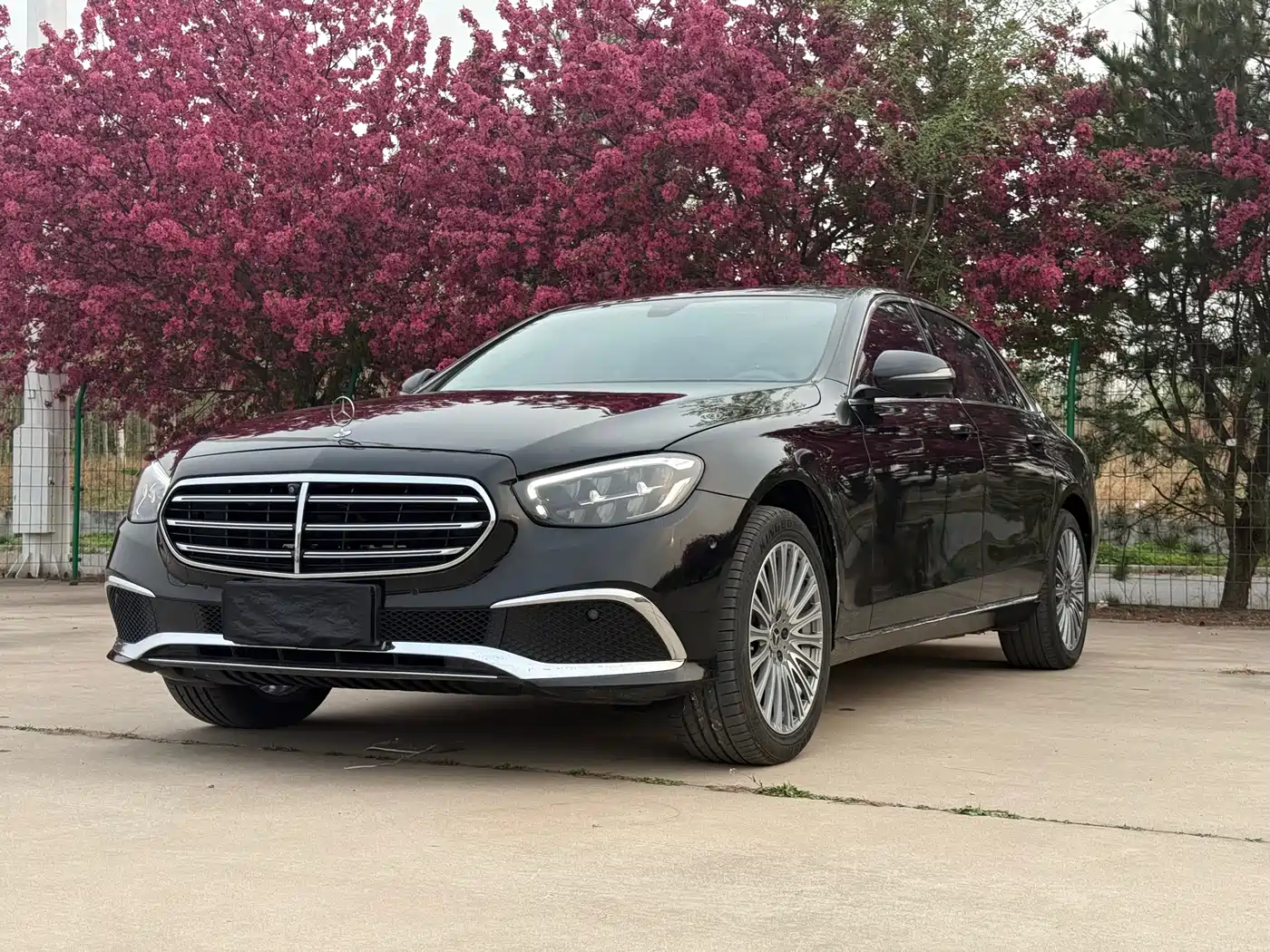 MERCEDES-BENZ E CLASS