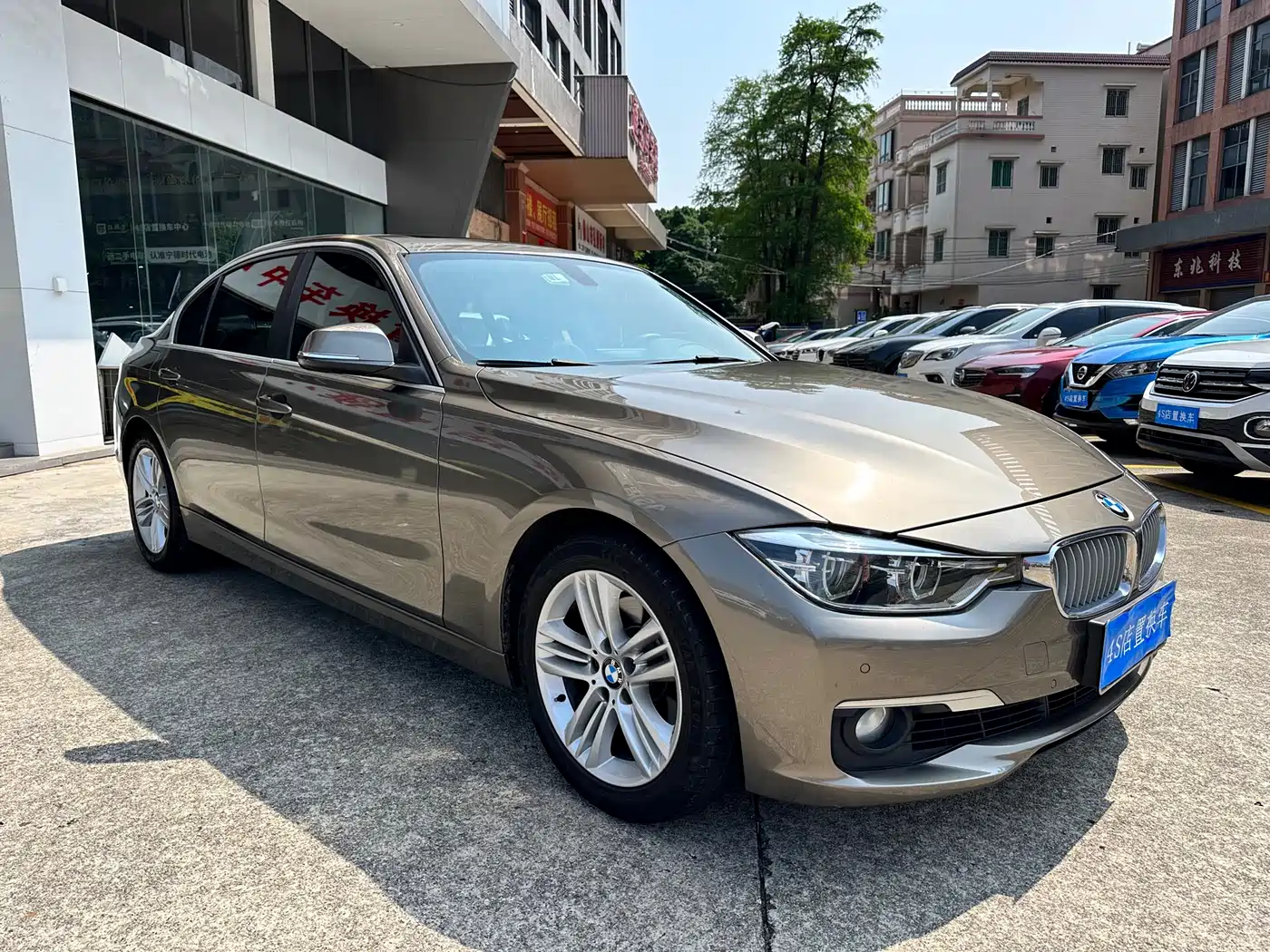 BMW 3 Series 2018 318Li фото 3