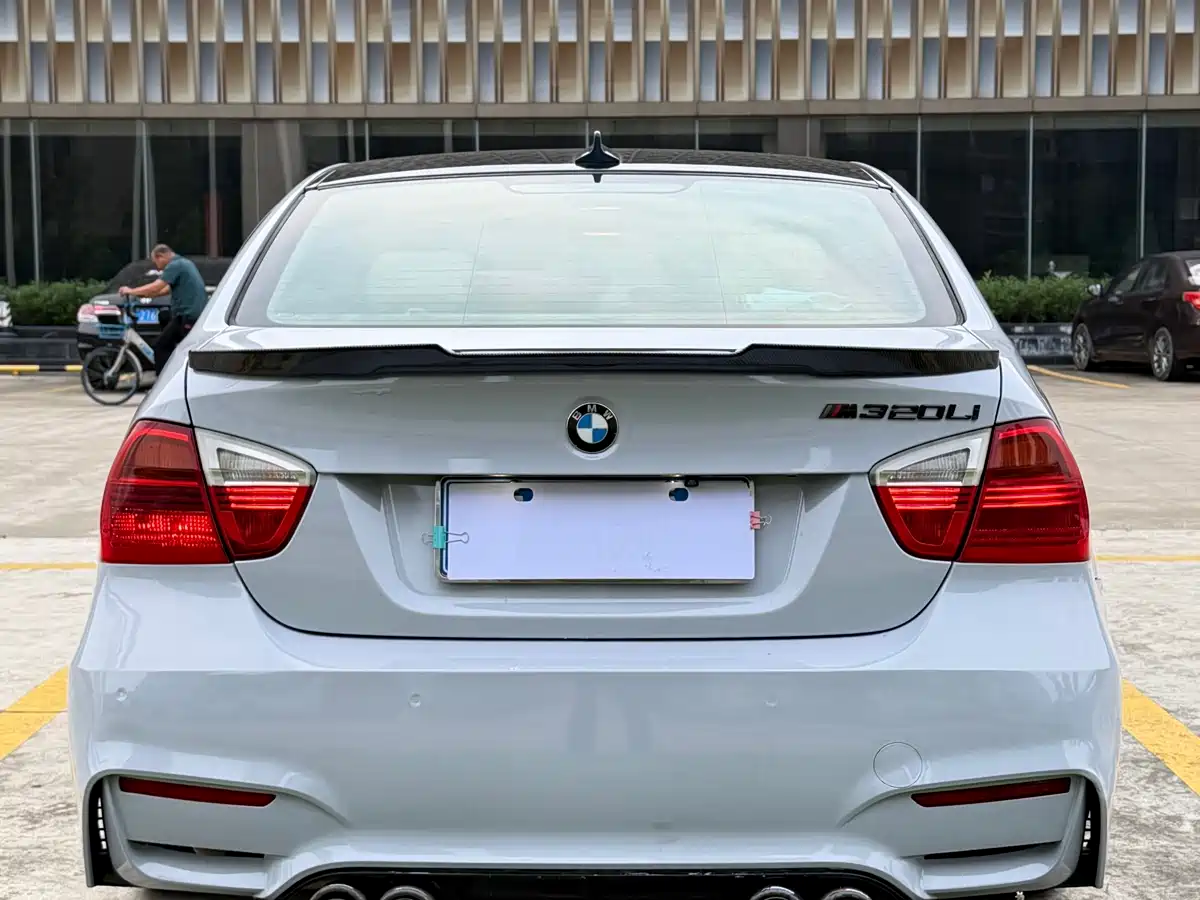 Photo 8 - BMW 3 Series