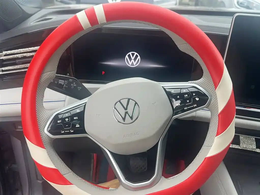 Volkswagen Tiguan L 2024 PRO 330TSI 2WD Intelligent Leader Edition фото 4