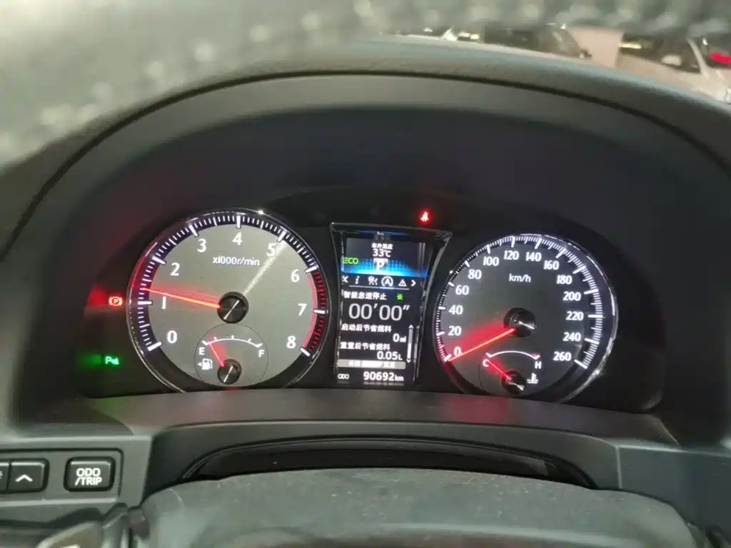 Фото 12 - Toyota Crown