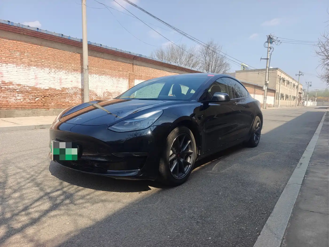 TESLA MODEL 3