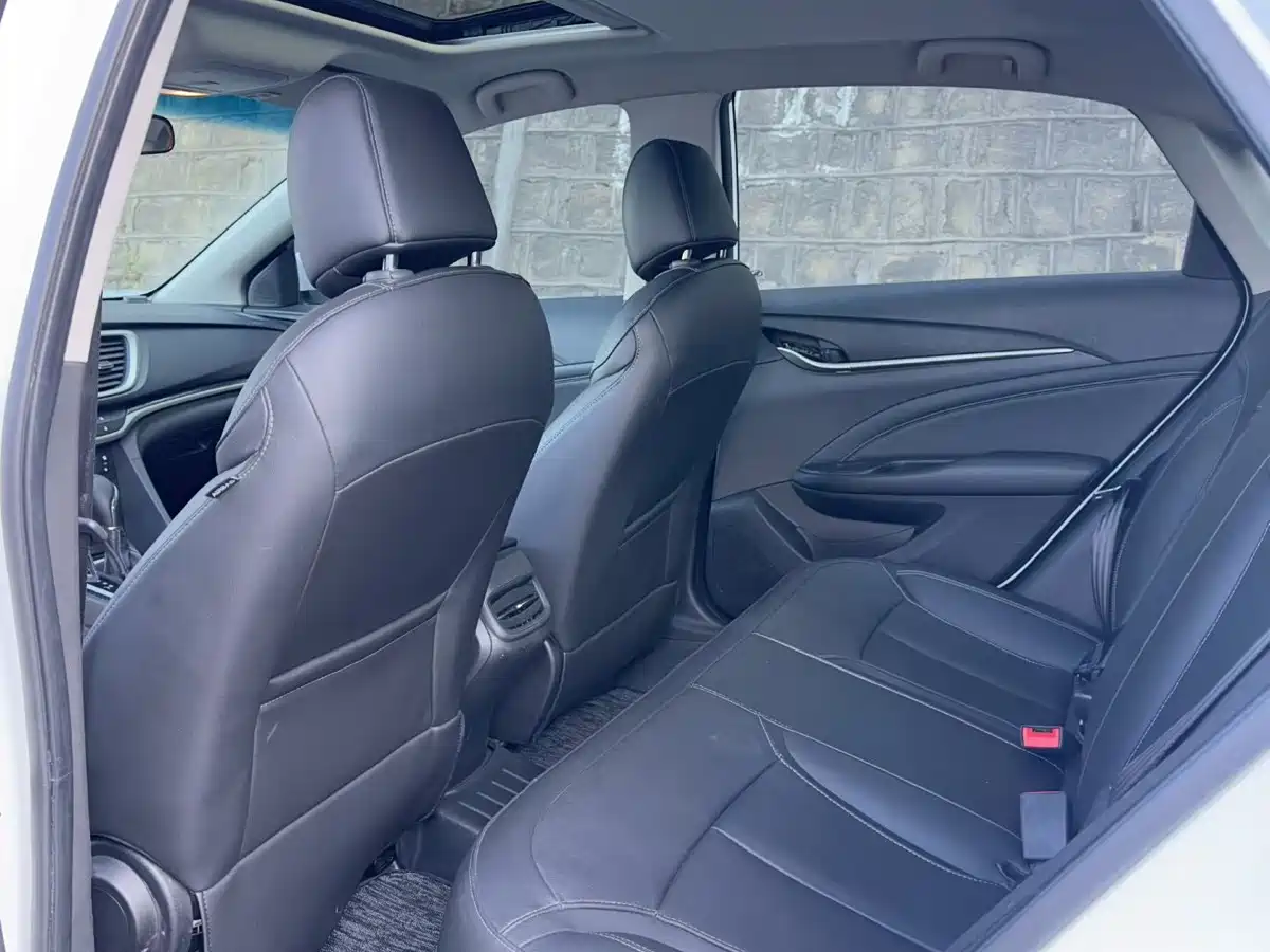 Buick Excelle 2015 18T Dual-Clutch Luxury фото 6