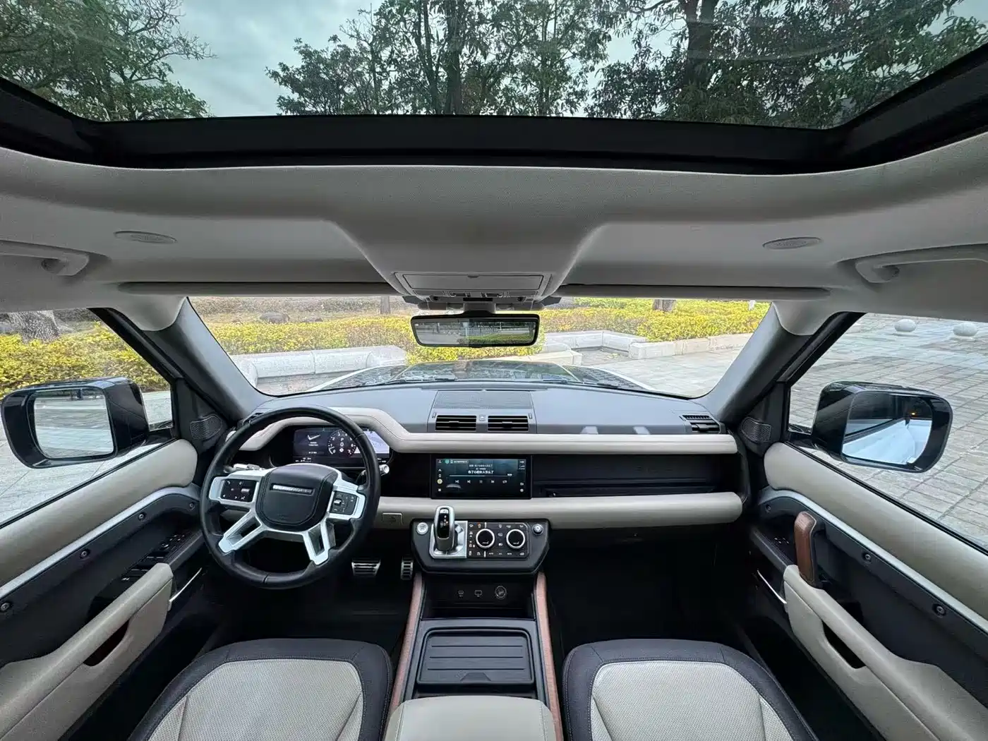 Land Rover Defender 2020 Model 110 P400 HSE фото 7