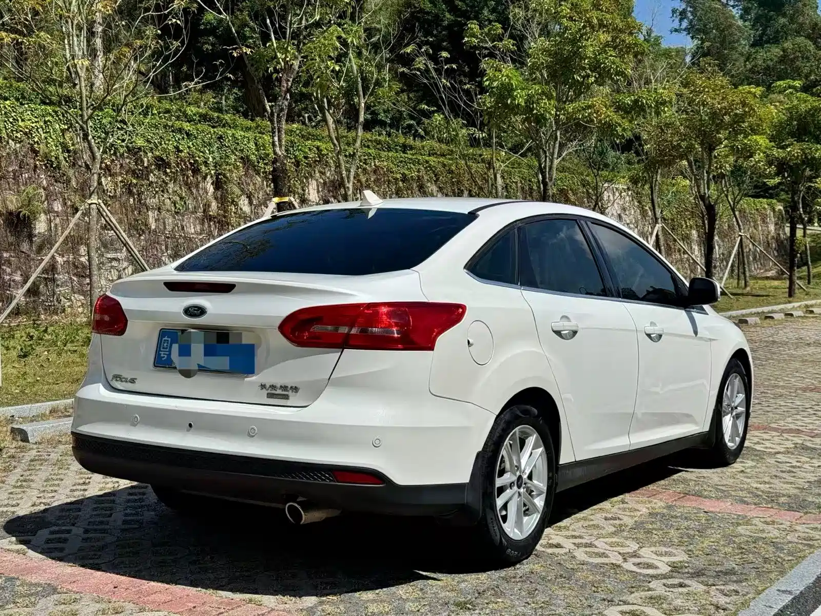 Фото 9 - Ford Focus
