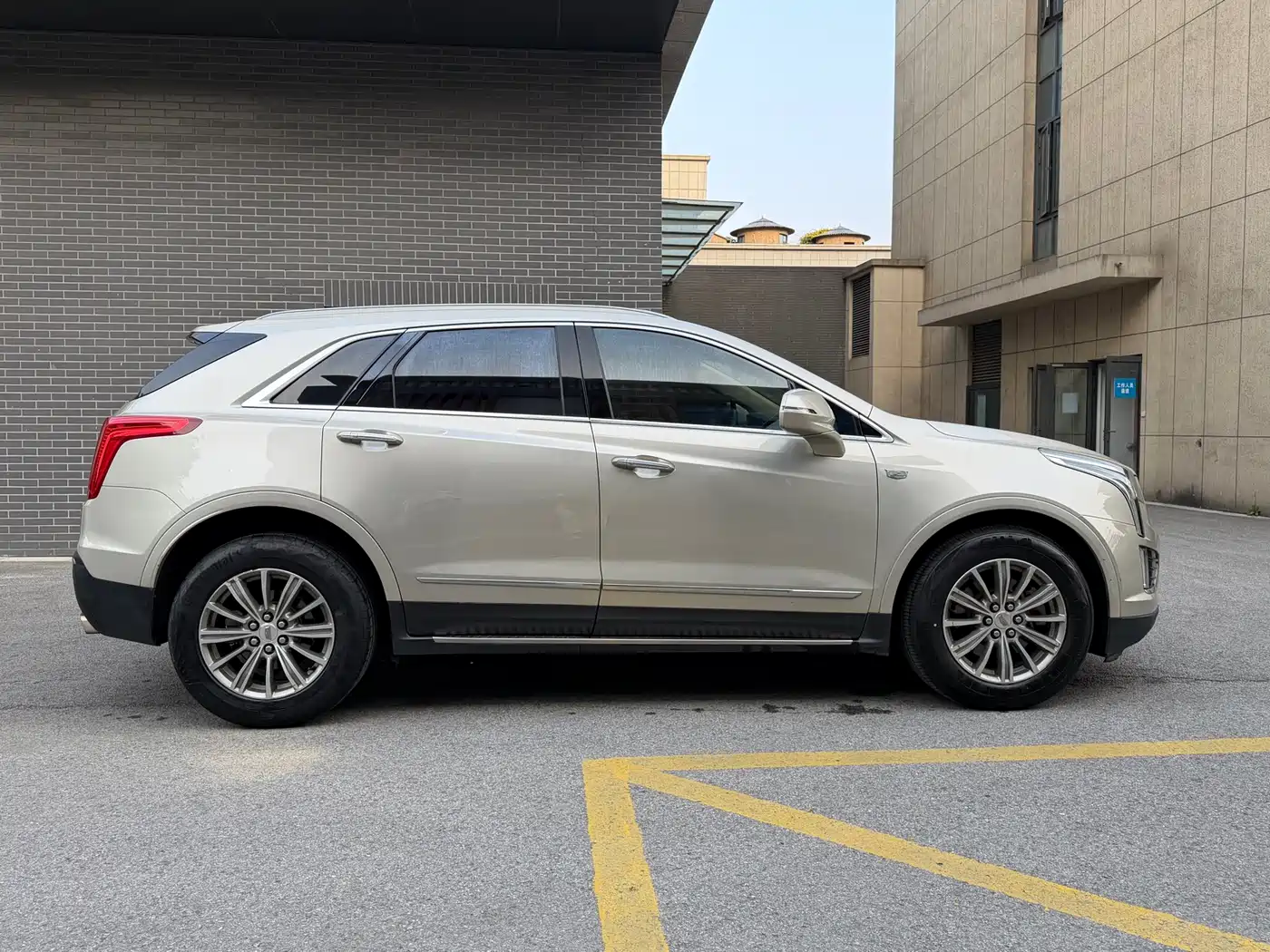Cadillac XT5 2016 25T Luxury Model фото 5