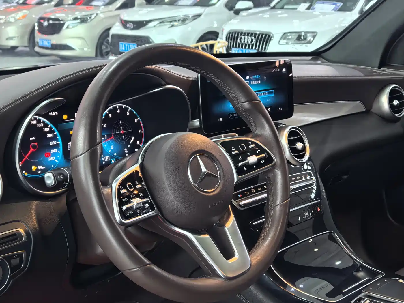 Mercedes-Benz GLC 2021 GLC 260 L 4MATIC Sporty фото 4