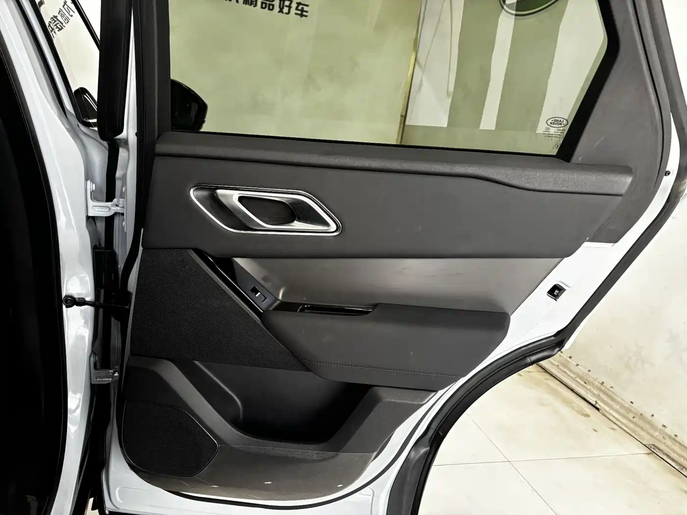 Land Rover Range Rover Velar 2024 Dynamic SE фото 22