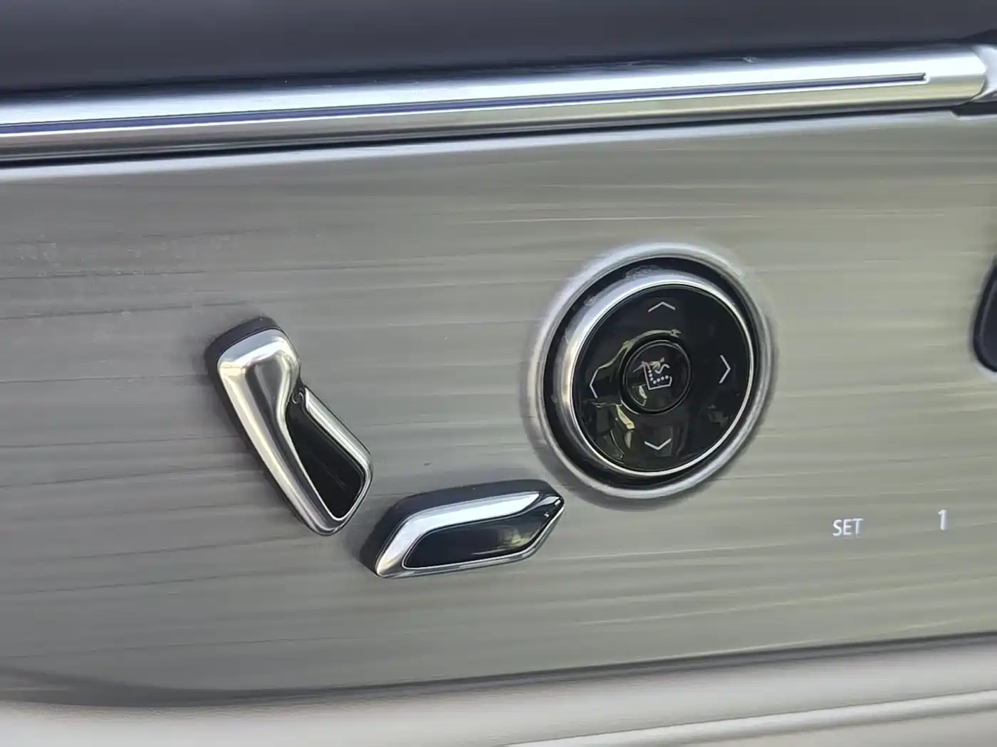 BUICK GL8 NEW ENERGY