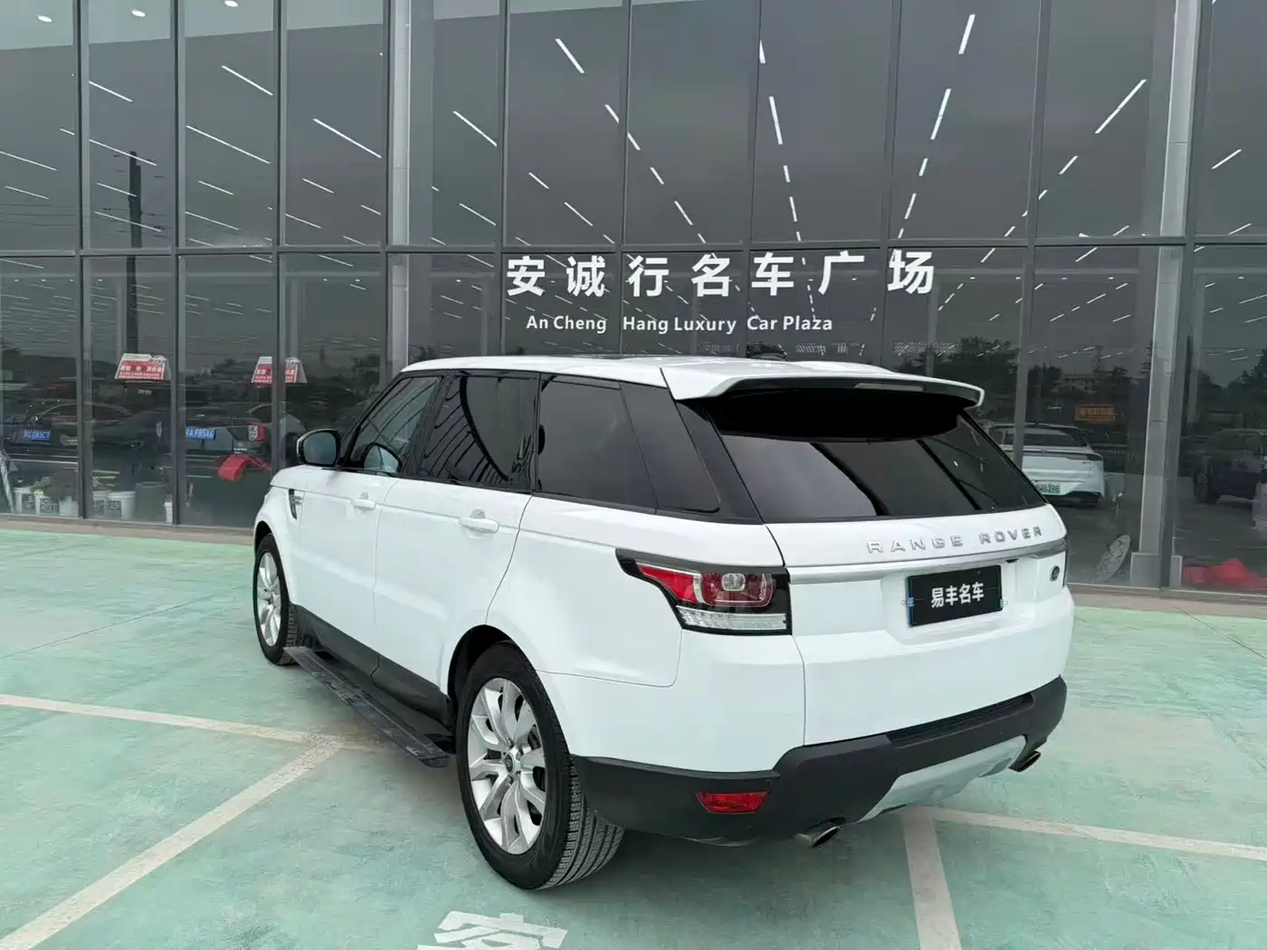 Land Rover Range Rover Sport 2014 3.0 SC V6 HSE фото 16