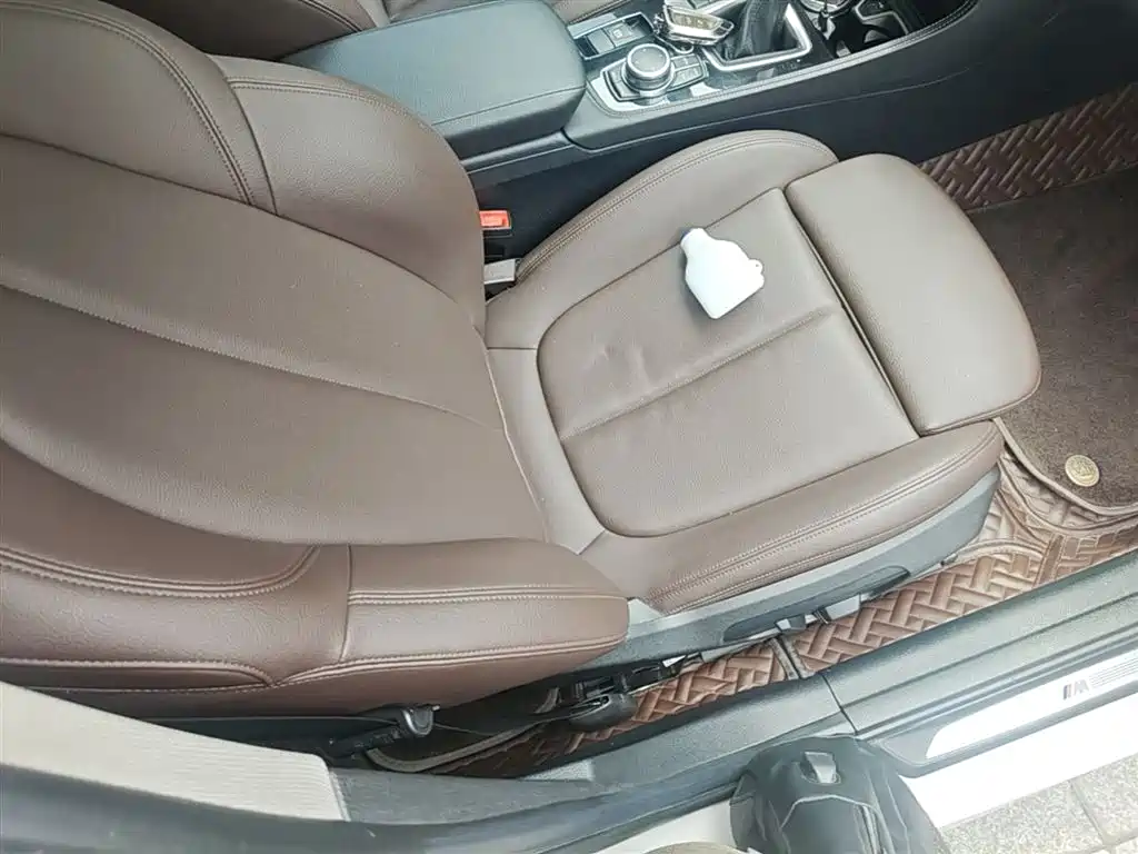 BMW 1 Series 2019 120i Leading M Sport Package фото 25