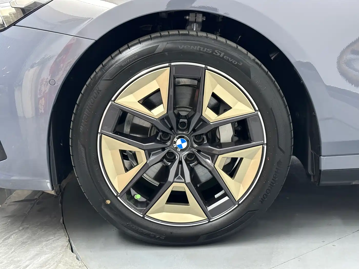 BMW 5 Series 2024 530Li Leading M Sport Package фото 22
