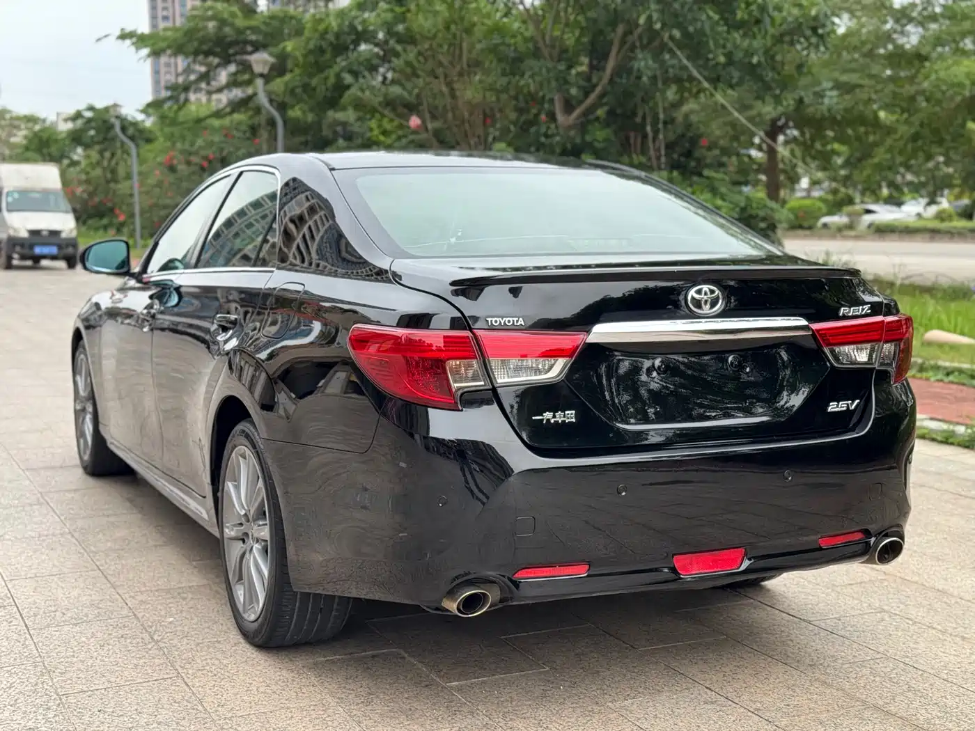 Toyota Reiz 2013 2.5V Premium Edition фото 5