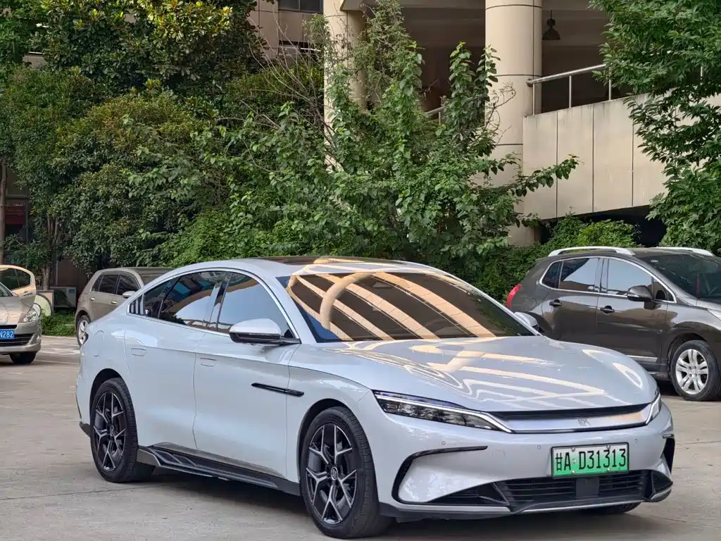 Фото 3 - BYD Han