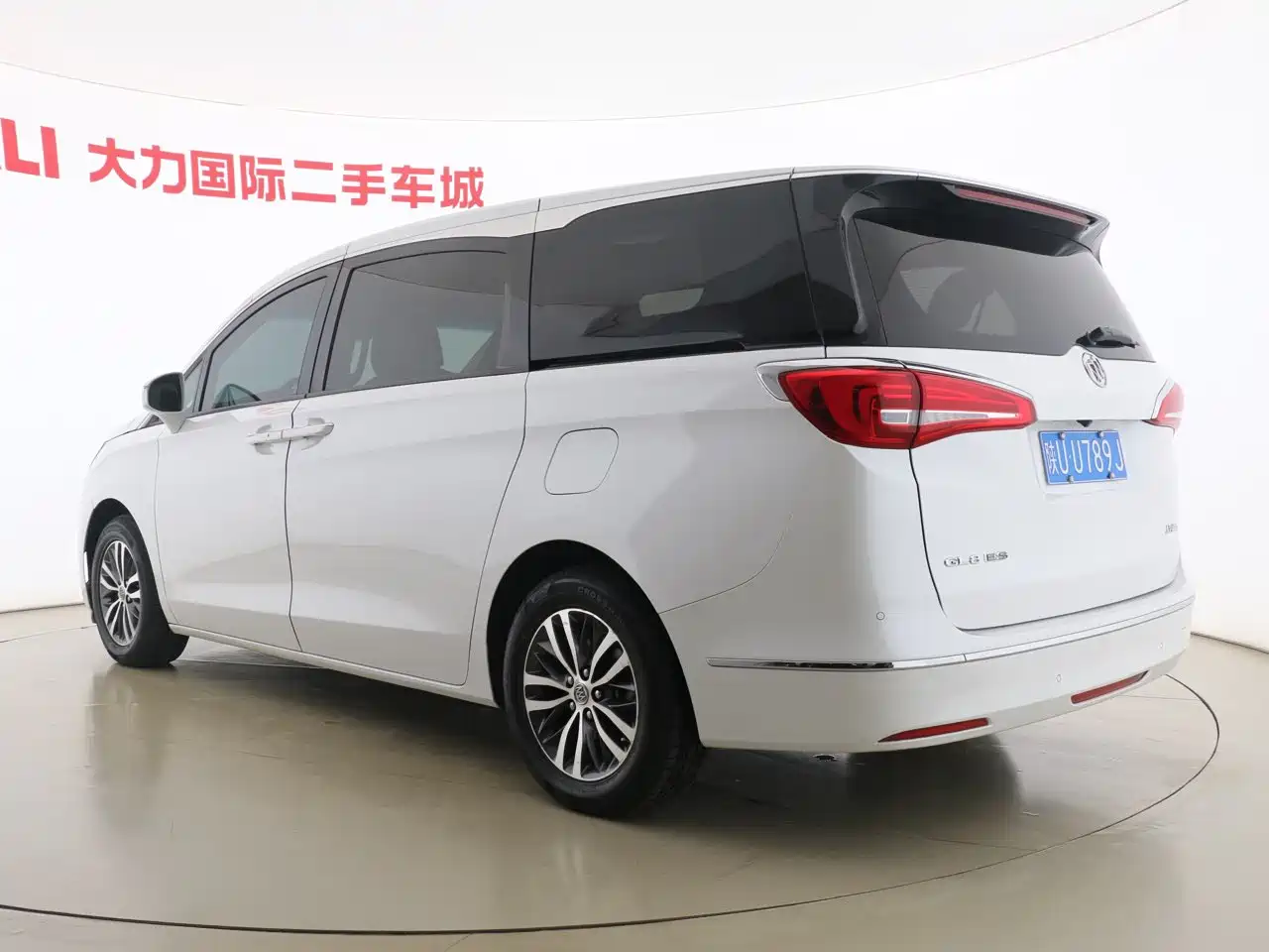 Buick GL8 2018 ES 28T Luxury Type China VI фото 12