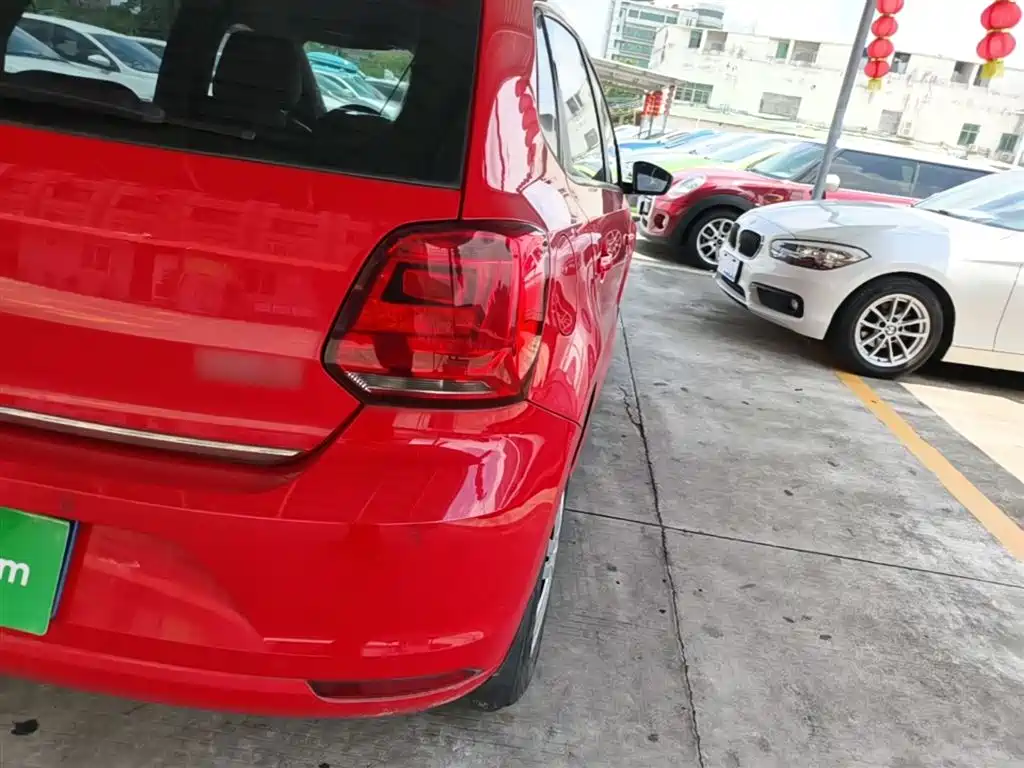 Volkswagen Polo 2016 1.4L Automatic Trend фото 8