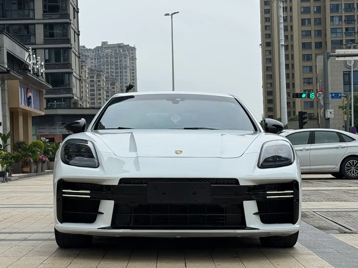 Porsche Panamera 2016 Panamera Edition 3.0T фото 2