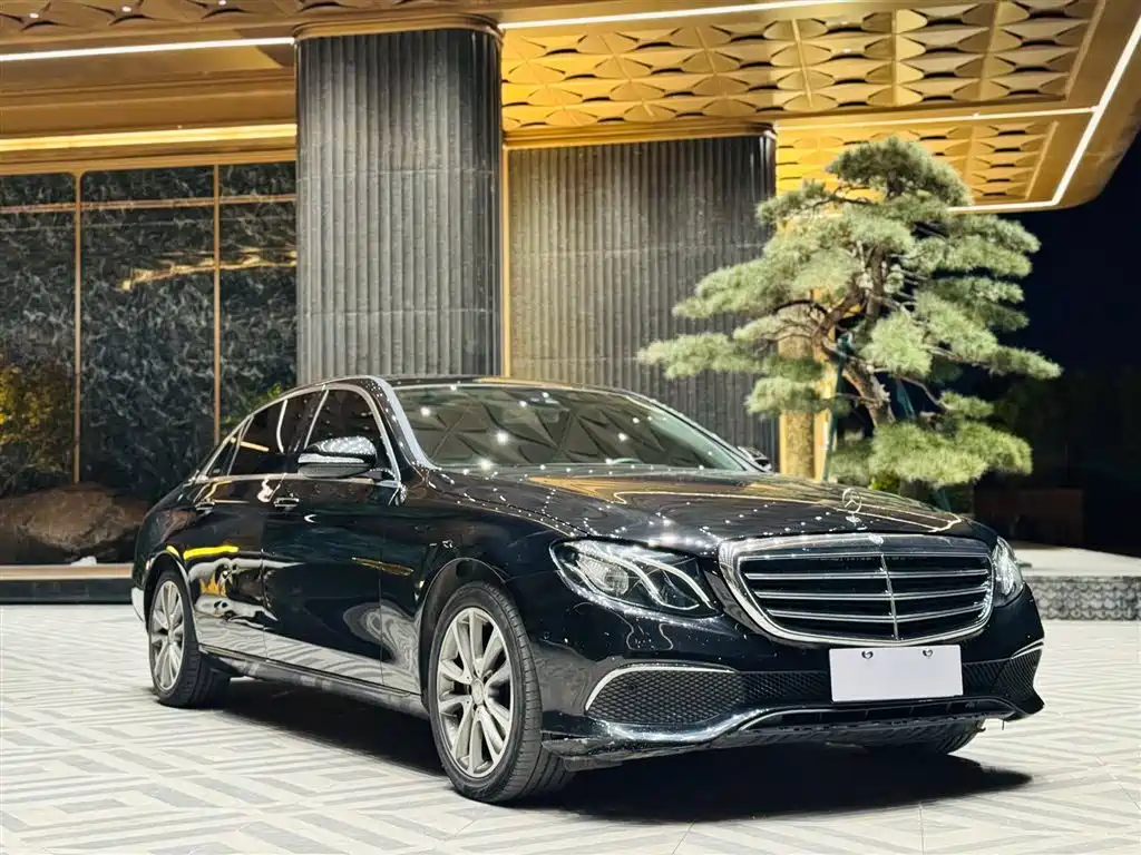 Mercedes-Benz E-Class 2017 E 200 L Sport 4MATIC фото 3