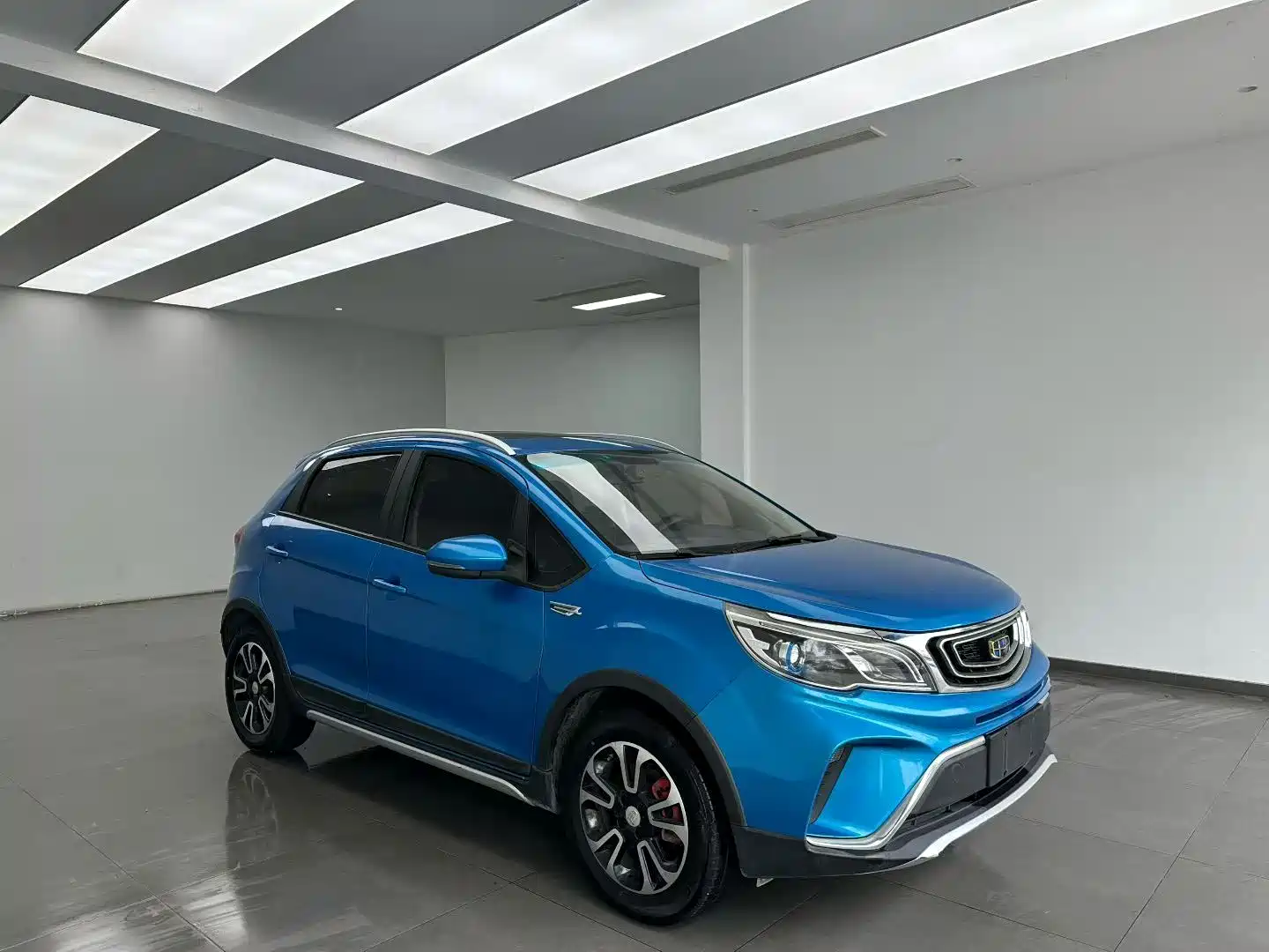 Фото 3 - Geely Vision X3