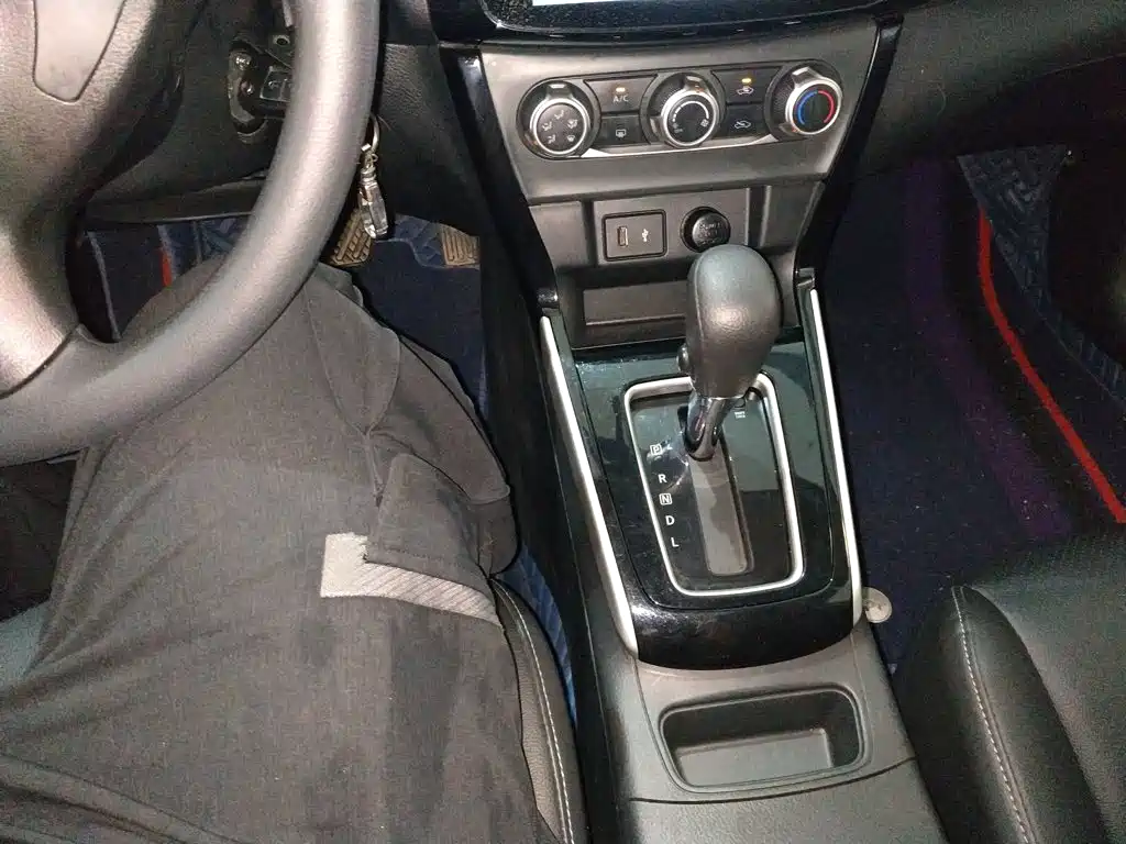 Nissan SYLPHY, миниатюра 10