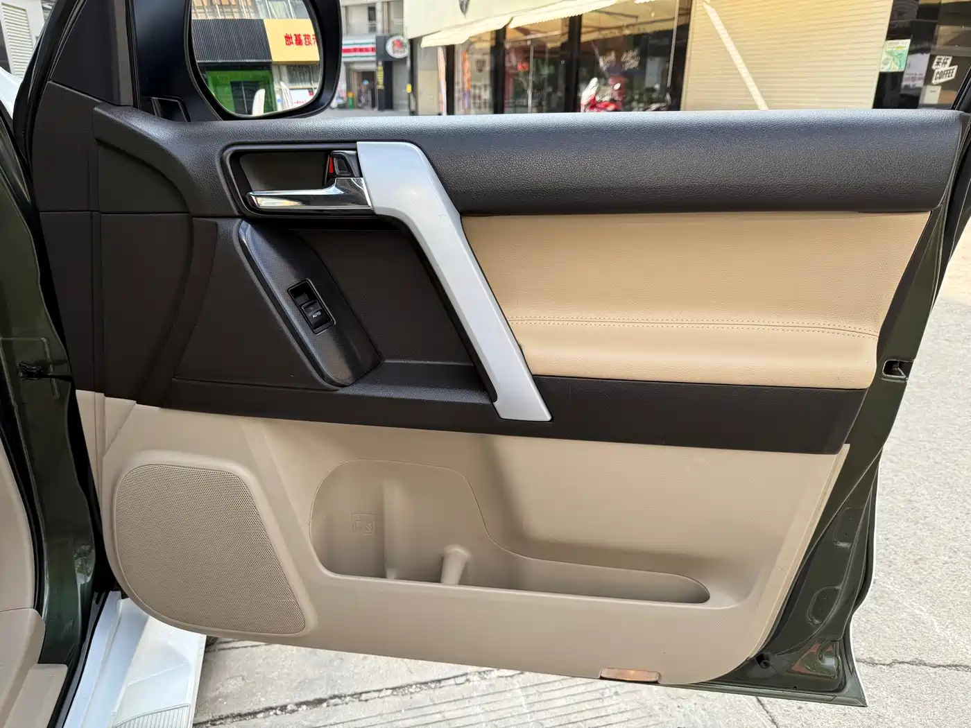 Toyota Prado 2010 4.0L Automatic TX фото 21