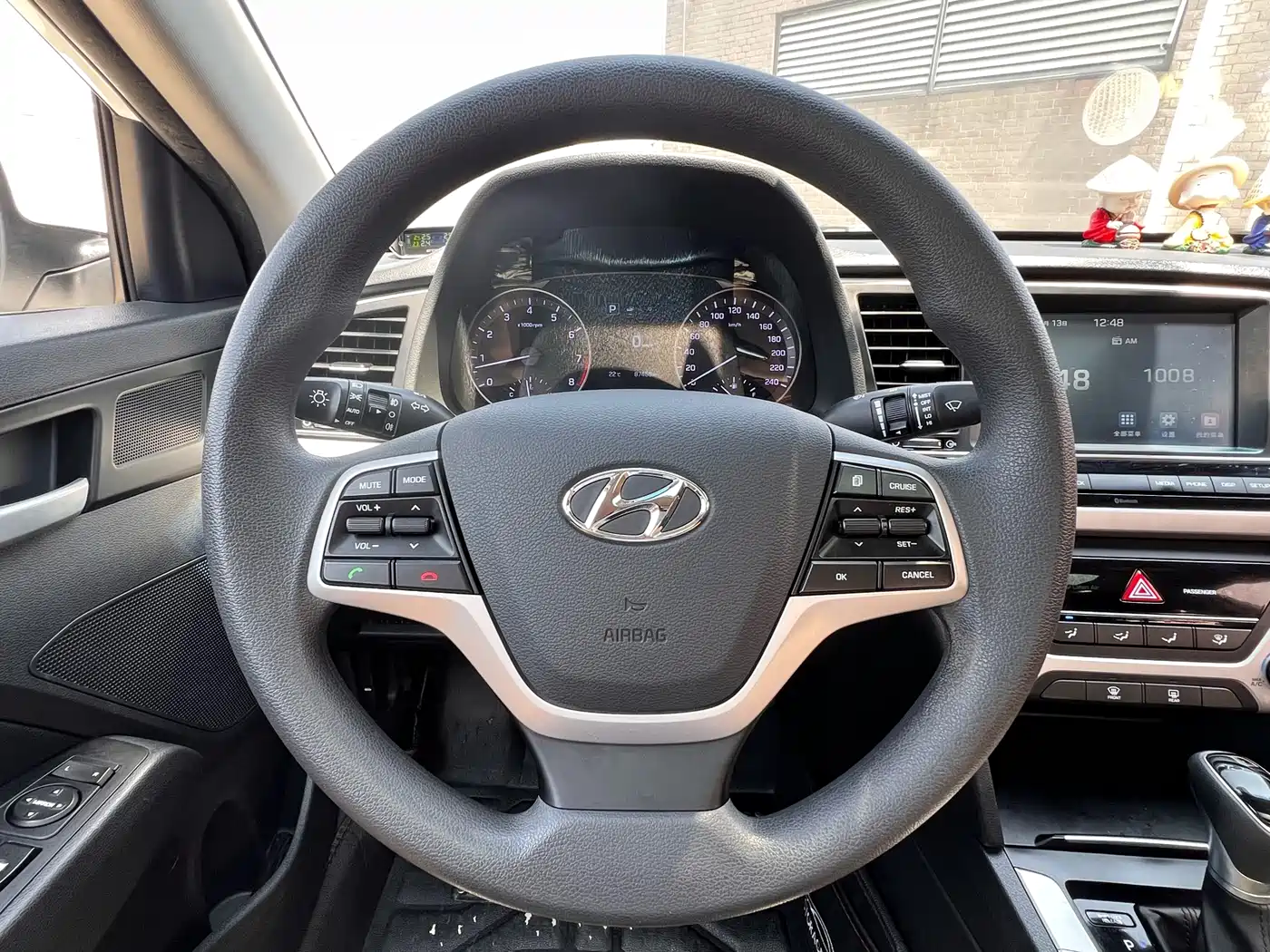 Hyundai Elantra 2018 1.6L Automatic 15th Anniversary Special Edition фото 9