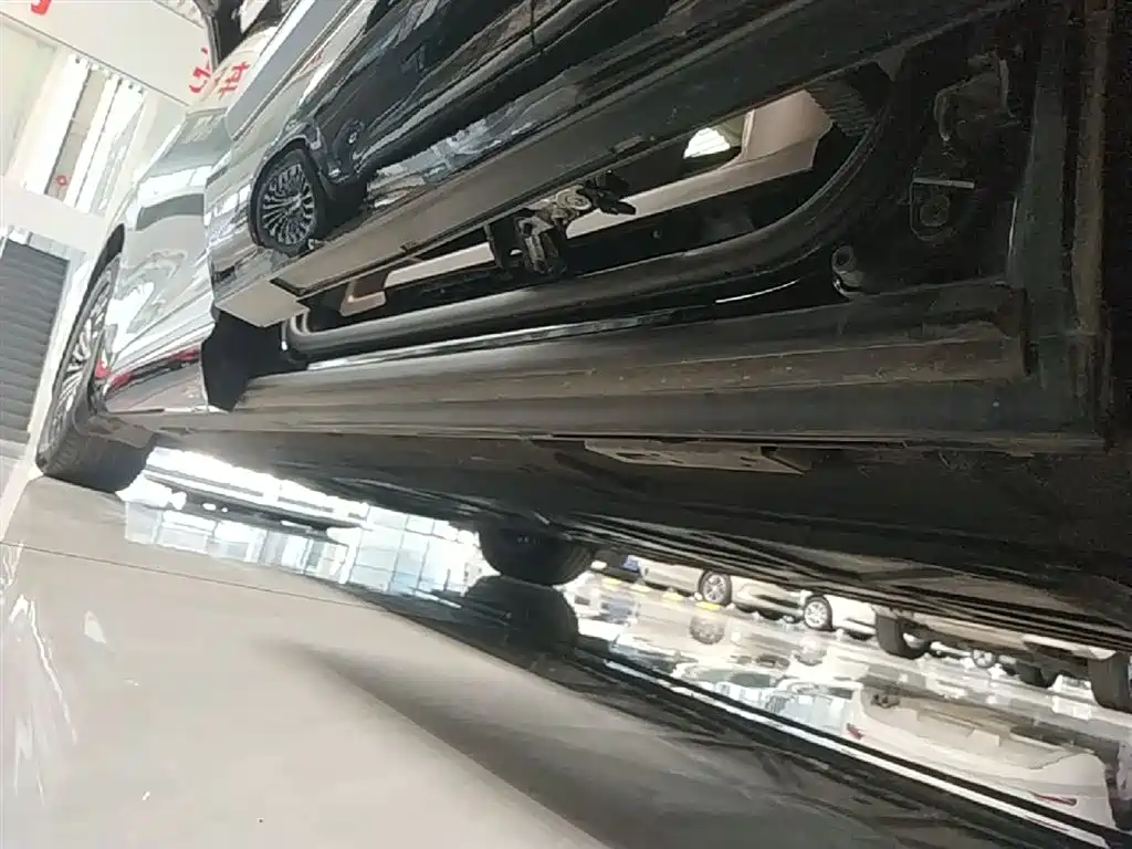 Denza D9 2022 DM-i 970 AWD Flagship фото 22