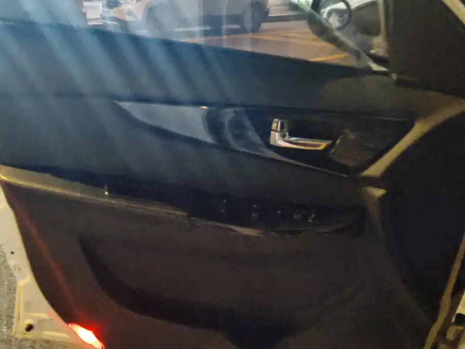 BAIC Huansu S3 2015 2014 1.5L Luxury (China IV)