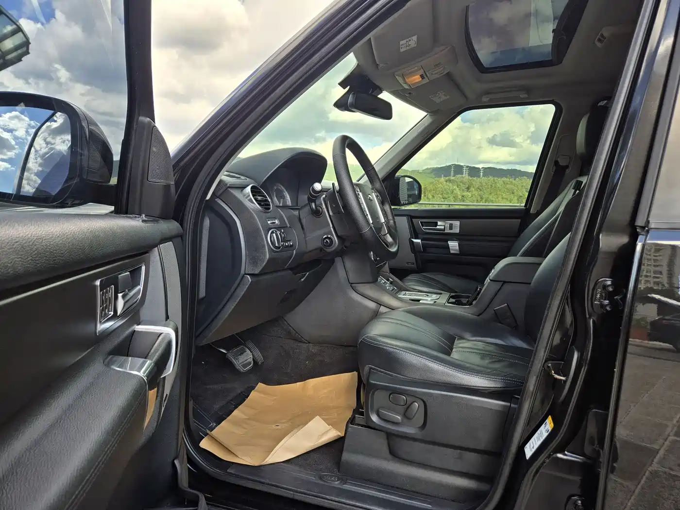 Land Rover Discovery 2015 3.0 SDV6 HSE Diesel фото 10