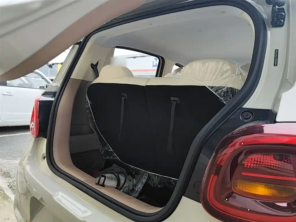 Wuling Motors Hongguang MINIEV 2026 2025 4-Door Advanced