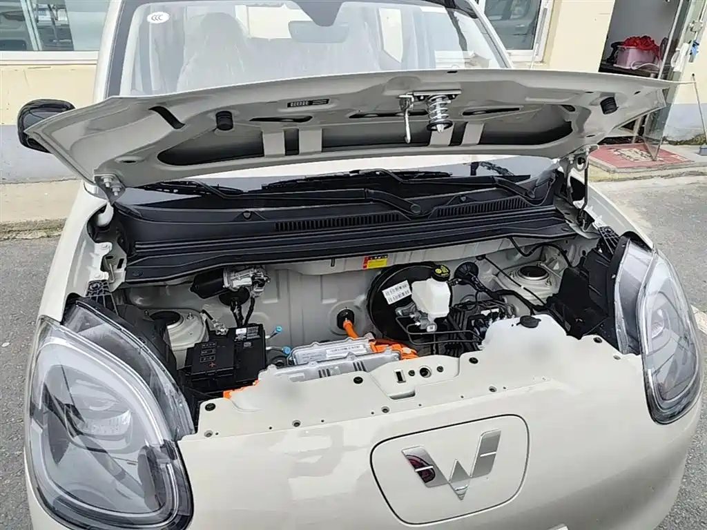 Wuling Motors Hongguang MINIEV 2026 2025 4-Door Advanced