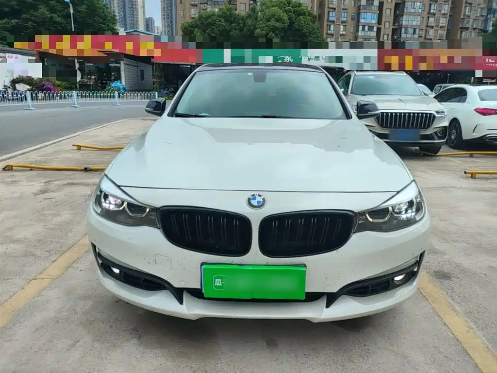 BMW 3 Series GT 2019 320i Fashion Model фото 3