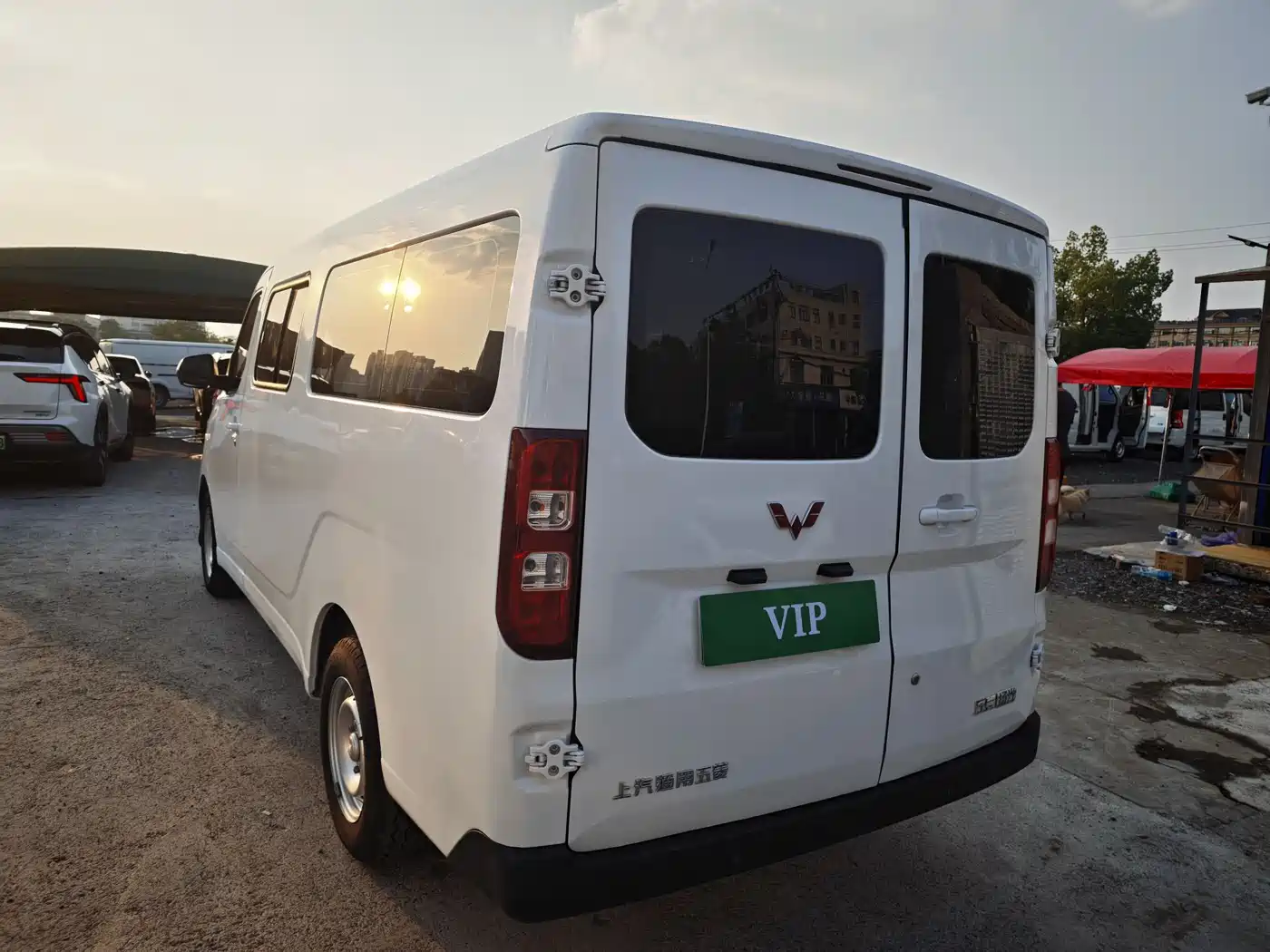 Wuling Motors Wuling Yangguang 2024 2024 300KM Comfort Bus Version 75kW