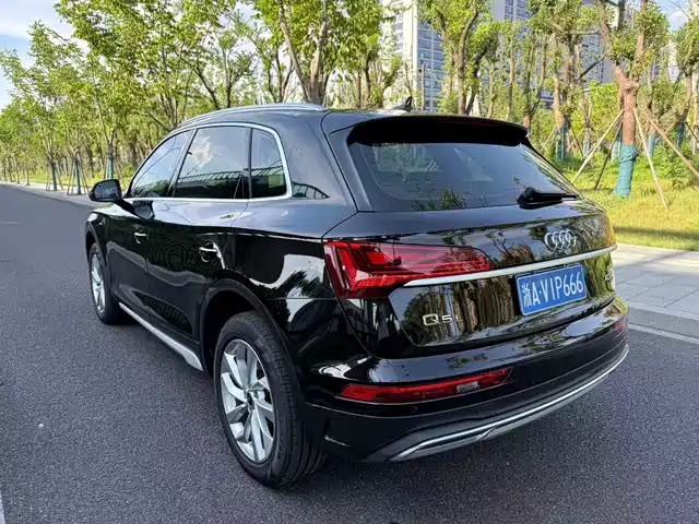 Audi Q5L 2024 Model 40 TFSI Luxury Elegance — фото 4