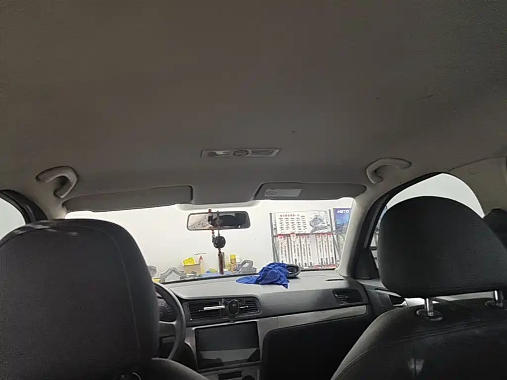 Volkswagen Lavida 2015 1.6L Automatic Trend Edition фото 18