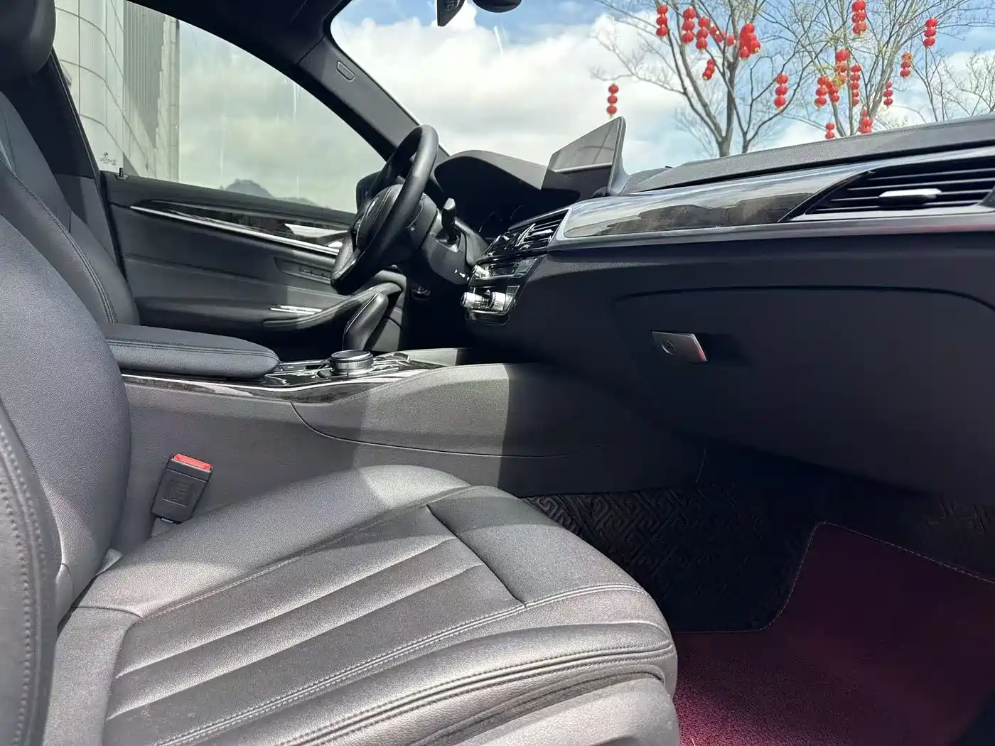 BMW 5 Series 2018 525Li M Sport Package фото 8