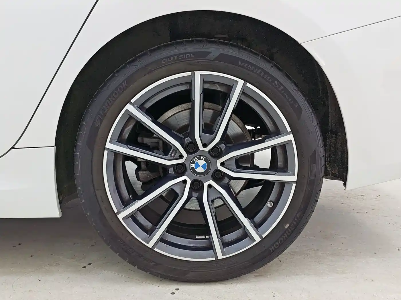 BMW 3 Series 2023 320Li M Sport Package фото 16